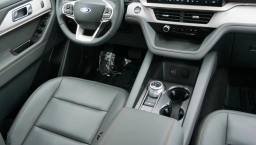 Ford Explorer Active w/200A Pkg 4WD 2026