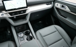 Ford Explorer Active w/200A Pkg 4WD 2026