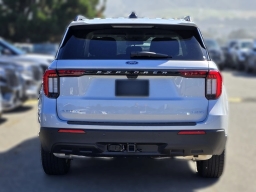 Ford Explorer Active w/200A Pkg 4WD 2026