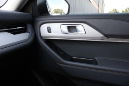 Ford Explorer Active w/200A Pkg 4WD 2026