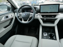 Ford Explorer Active w/200A Pkg 4WD 2026