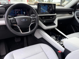 Ford Explorer Platinum 4WD 2026