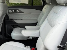 Ford Explorer Platinum 4WD 2026