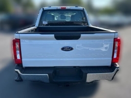 Ford Super Duty F-250 SRW XL 4WD Crew Cab 6.75' Box 2026