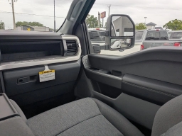 Ford Super Duty F-250 SRW XL 4WD Crew Cab 6.75' Box 2026