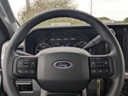 Ford Super Duty F-250 SRW XL 4WD Crew Cab 6.75' Box 2026