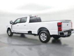 Ford Super Duty F-250 SRW XLT 2WD Crew Cab 8' Box 2026