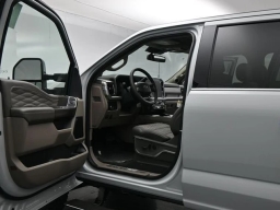 Ford Super Duty F-250 SRW Platinum 4WD Crew Cab 6.75' Box 2026