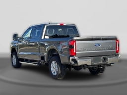 Ford Super Duty F-250 SRW XLT 4WD Crew Cab 6.75' Box 2026