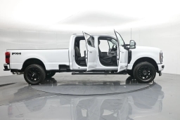 Ford Super Duty F-250 SRW LARIAT 4WD Crew Cab 8' Box 2026