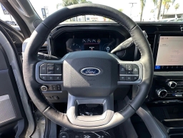 Ford Super Duty F-350 SRW LARIAT 2WD Crew Cab 8' Box 2026
