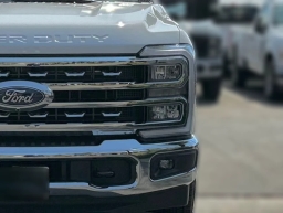 Ford Super Duty F-350 SRW LARIAT 2WD Crew Cab 6.75' Box 2026