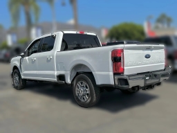 Ford Super Duty F-350 SRW LARIAT 2WD Crew Cab 6.75' Box 2026