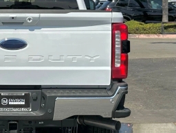 Ford Super Duty F-350 SRW LARIAT 2WD Crew Cab 6.75' Box 2026