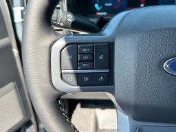 Ford Super Duty F-350 SRW LARIAT 2WD Crew Cab 6.75' Box 2026