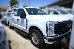 Ford Super Duty F-350 SRW XL 2WD Crew Cab 8' Box 2026