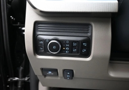 Ford Super Duty F-350 SRW Platinum 4WD Crew Cab 8' Box 2026