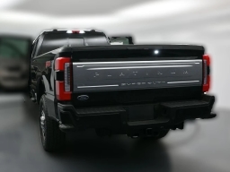 Ford Super Duty F-350 SRW Platinum 4WD Crew Cab 8' Box 2026