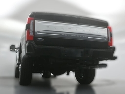 Ford Super Duty F-350 SRW Platinum 4WD Crew Cab 8' Box 2026