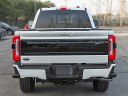 Ford Super Duty F-350 SRW Platinum 4WD Crew Cab 8' Box 2026