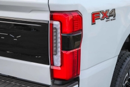 Ford Super Duty F-350 SRW Platinum 4WD Crew Cab 8' Box 2026