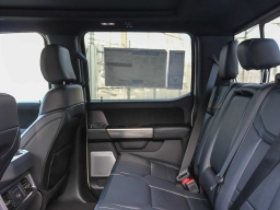 Ford Super Duty F-350 SRW Platinum 4WD Crew Cab 8' Box 2026