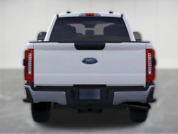 Ford Super Duty F-350 SRW XLT 4WD Crew Cab 6.75' Box 2026