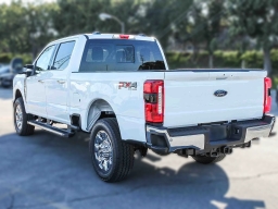 Ford Super Duty F-350 SRW LARIAT 4WD Crew Cab 6.75' Box 2026