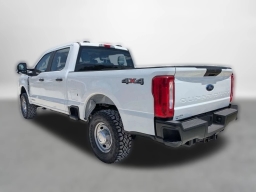 Ford Super Duty F-350 SRW XL 4WD Crew Cab 6.75' Box 2026