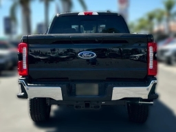 Ford Super Duty F-350 SRW LARIAT 4WD Crew Cab 8' Box 2025