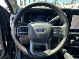Ford Super Duty F-350 SRW LARIAT 4WD Crew Cab 8' Box 2025