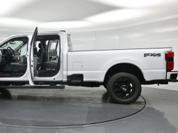 Ford Super Duty F-350 SRW XLT 4WD Crew Cab 8' Box 2026