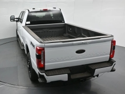 Ford Super Duty F-350 SRW XLT 4WD Crew Cab 8' Box 2026