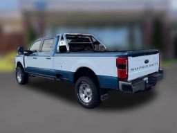 Ford Super Duty F-350 SRW LARIAT 4WD Crew Cab 8' Box 2025