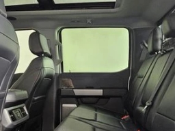 Ford Super Duty F-350 SRW LARIAT 4WD Crew Cab 8' Box 2025