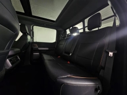 Ford Super Duty F-350 SRW LARIAT 4WD Crew Cab 8' Box 2025