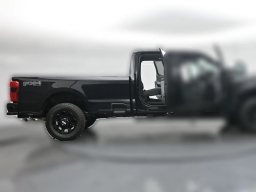 Ford Super Duty F-350 SRW XLT 4WD Crew Cab 8' Box 2026
