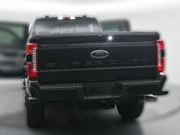 Ford Super Duty F-350 SRW XLT 4WD Crew Cab 8' Box 2026