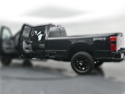 Ford Super Duty F-350 SRW XLT 4WD Crew Cab 8' Box 2026