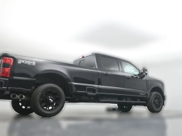Ford Super Duty F-350 SRW XLT 4WD Crew Cab 8' Box 2026