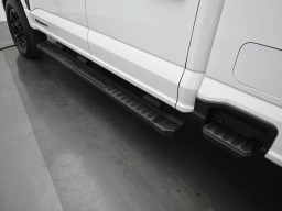 Ford Super Duty F-350 SRW XLT 4WD Crew Cab 8' Box 2026