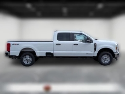 Ford Super Duty F-350 SRW XL 4WD Crew Cab 8' Box 2026