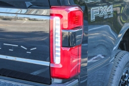 Ford Super Duty F-350 SRW LARIAT 4WD Crew Cab 8' Box 2026
