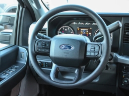Ford Super Duty F-350 SRW XLT 4WD Crew Cab 8' Box 2026