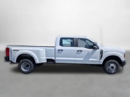 Ford Super Duty F-350 DRW XL 4WD Crew Cab 8' Box 2026