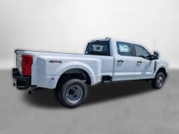 Ford Super Duty F-350 DRW XL 4WD Crew Cab 8' Box 2026