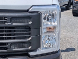 Ford Super Duty F-350 DRW XL 4WD Crew Cab 8' Box 2026