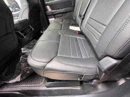 Ford Super Duty F-350 DRW Platinum 4WD Crew Cab 8' Box 2026