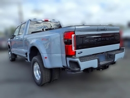 Ford Super Duty F-350 DRW Platinum 4WD Crew Cab 8' Box 2026