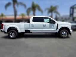 Ford Super Duty F-350 DRW Platinum 4WD Crew Cab 8' Box 2026